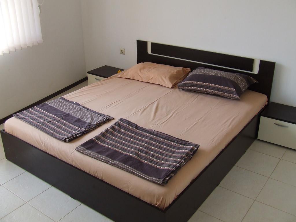 Asparuhov Guest Rooms And Apartments Varna Buitenkant foto