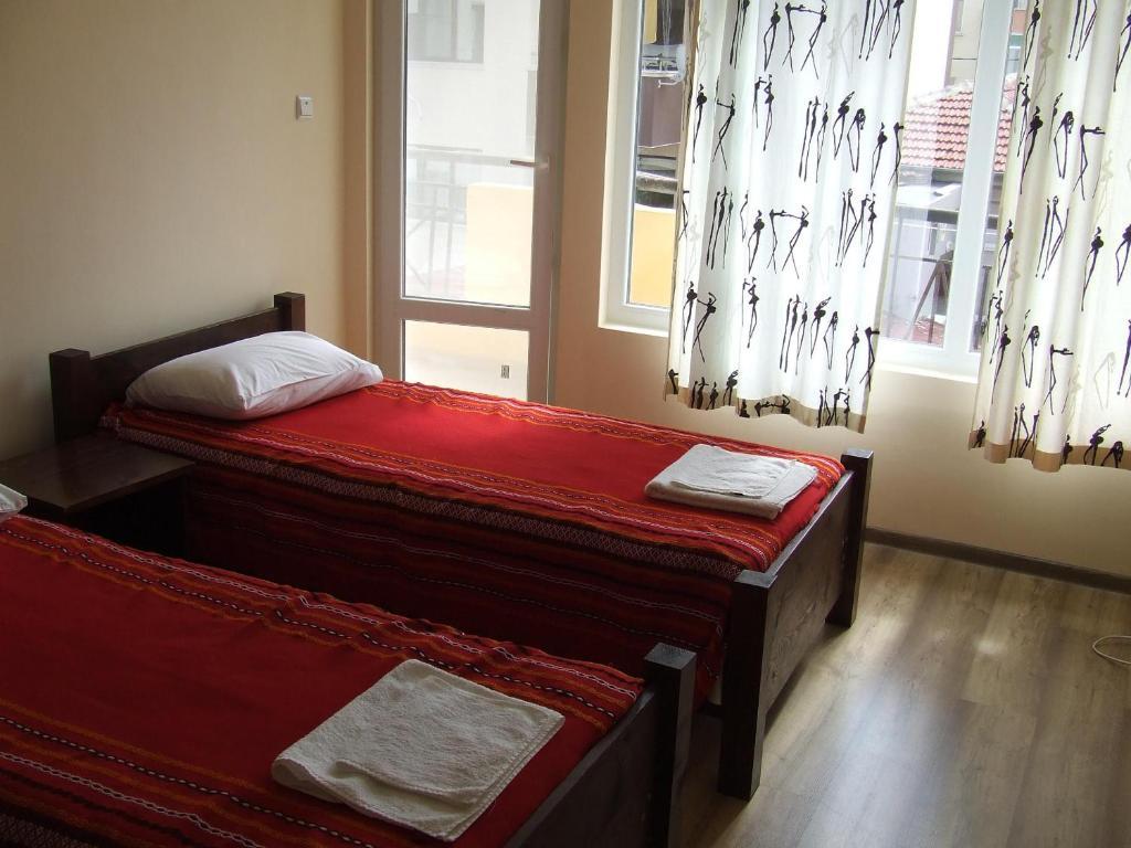 Asparuhov Guest Rooms And Apartments Varna Kamer foto