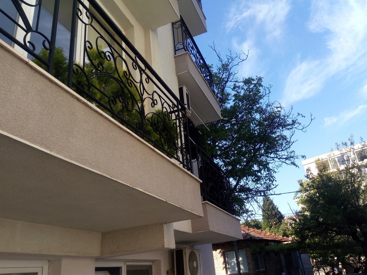 Asparuhov Guest Rooms And Apartments Varna Buitenkant foto