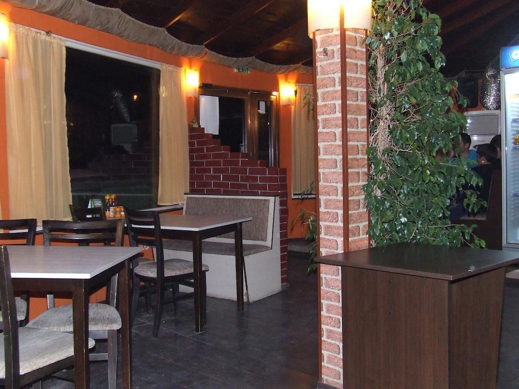 Asparuhov Guest Rooms And Apartments Varna Buitenkant foto