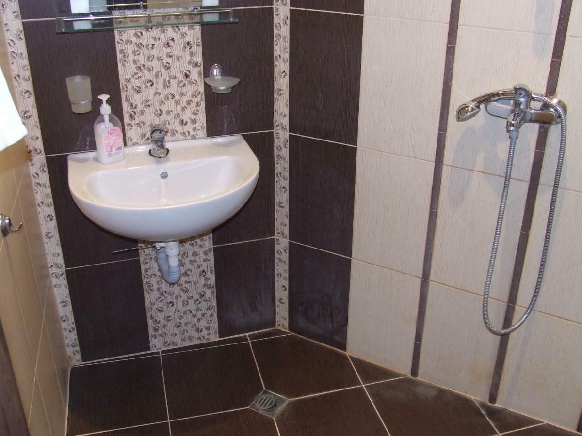 Asparuhov Guest Rooms And Apartments Varna Kamer foto